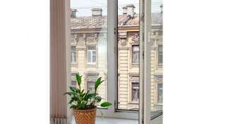 Хостел Хостел Лэнд Санкт-Петербург Двухместный номер с 2 отдельными кроватями и ванной комнатой-1
